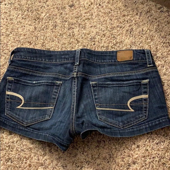 Perfect Staple Shorts - Picture 2 of 3